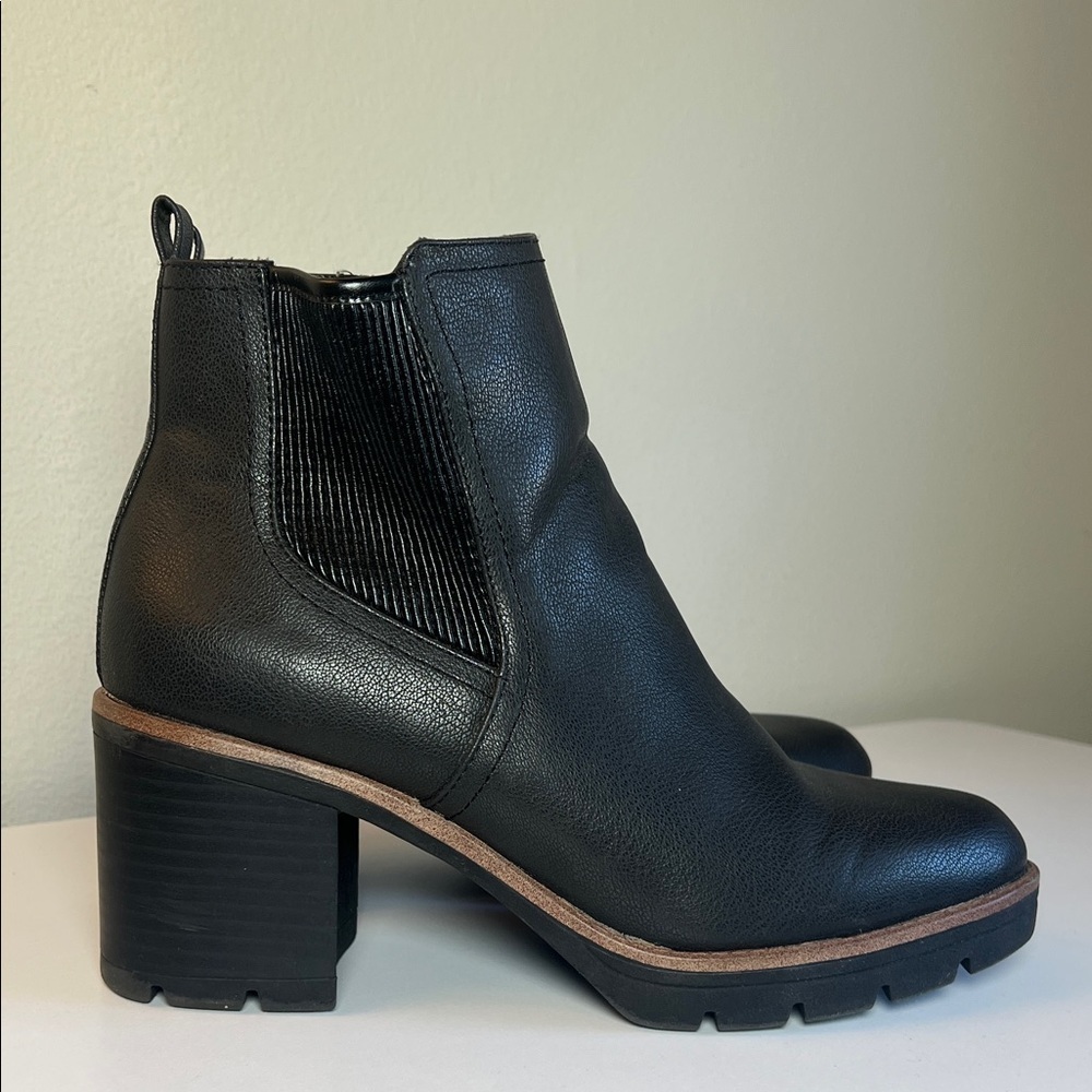 Naturalizer Black Water Repellent Ankle Boots 10 Wide